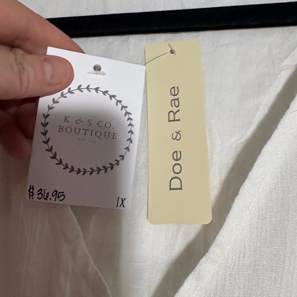 Doe & Rae White Button-Up Blouse - Picture 2 of 4